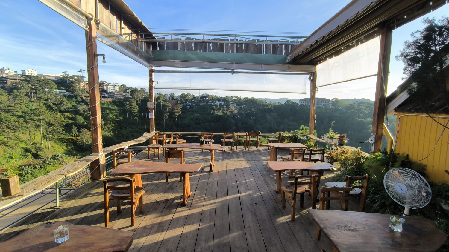 HuyEco Coffee & Culture café in Da Lat, where visitors enjoy morning coffee and learn about sustainable coffee production before half-day tour