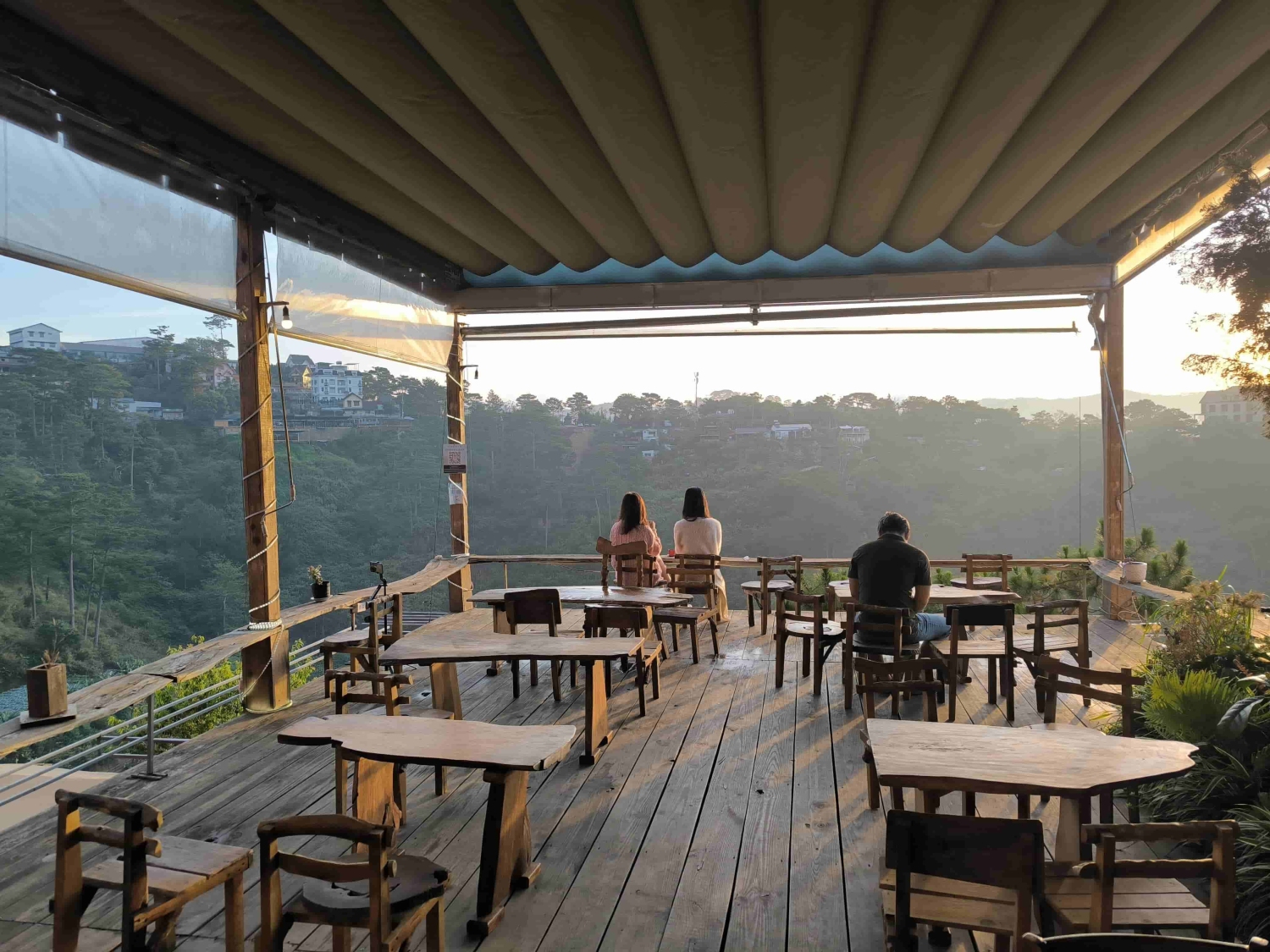 HuyEco Coffee & Culture – sustainable café with scenic hillside view in Đà Lạt.